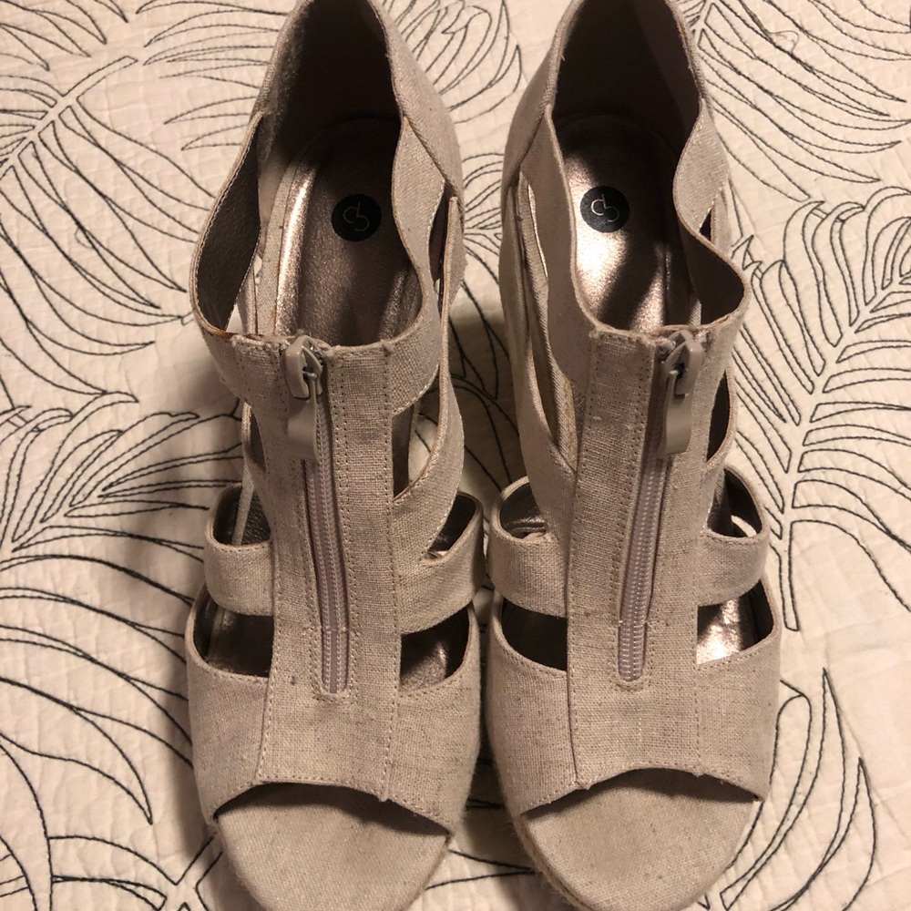 Canvas wedges
